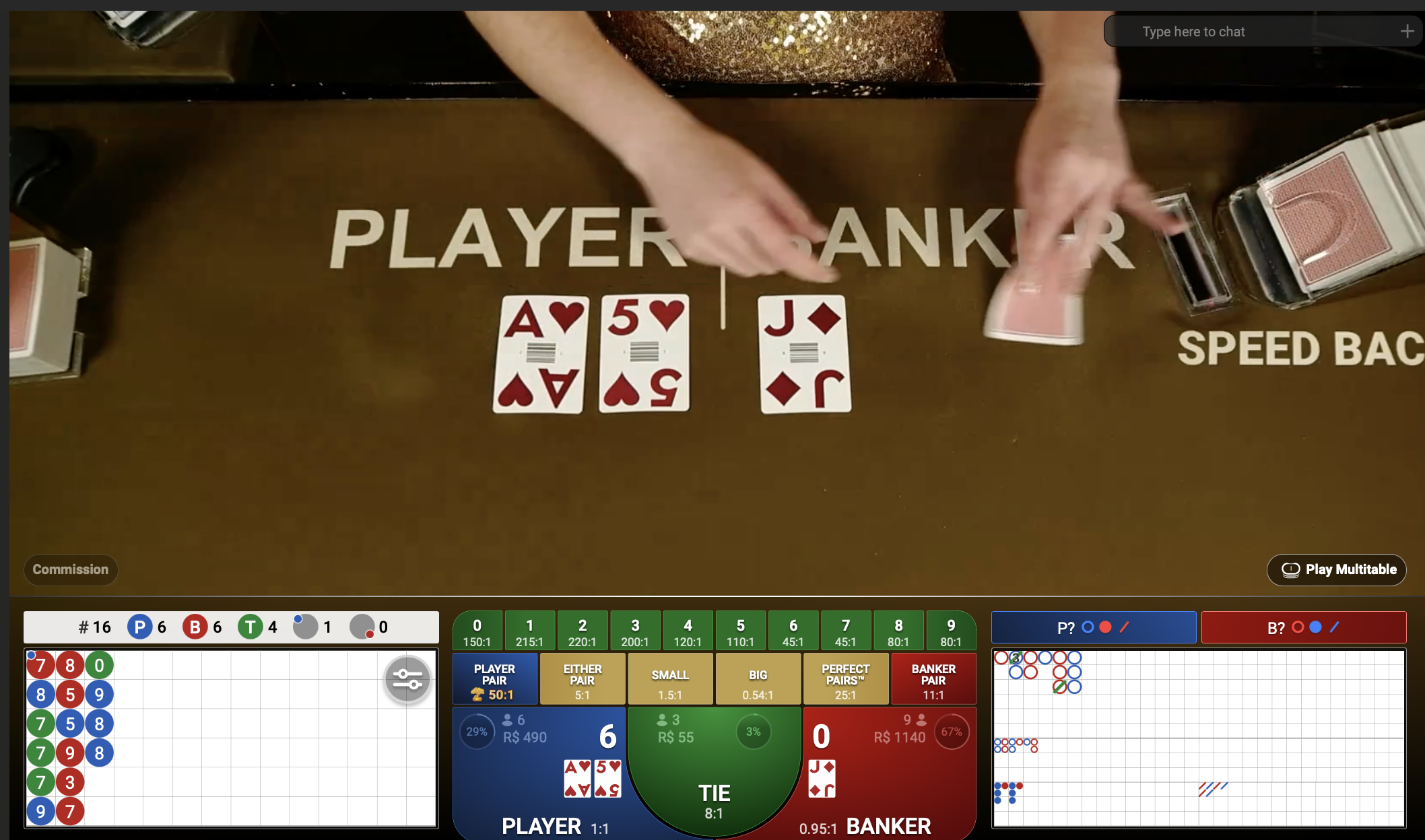 Mão do "Player" ou do "Banker" em uma rodada de Live Baccarat. 